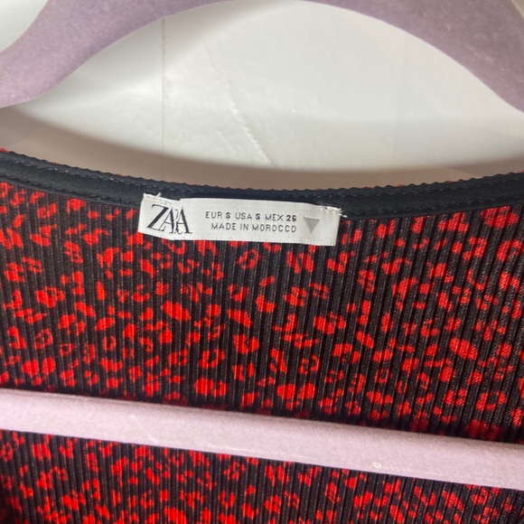 Zara accordion patterned crop peplum blouse - Picture 4 of 6